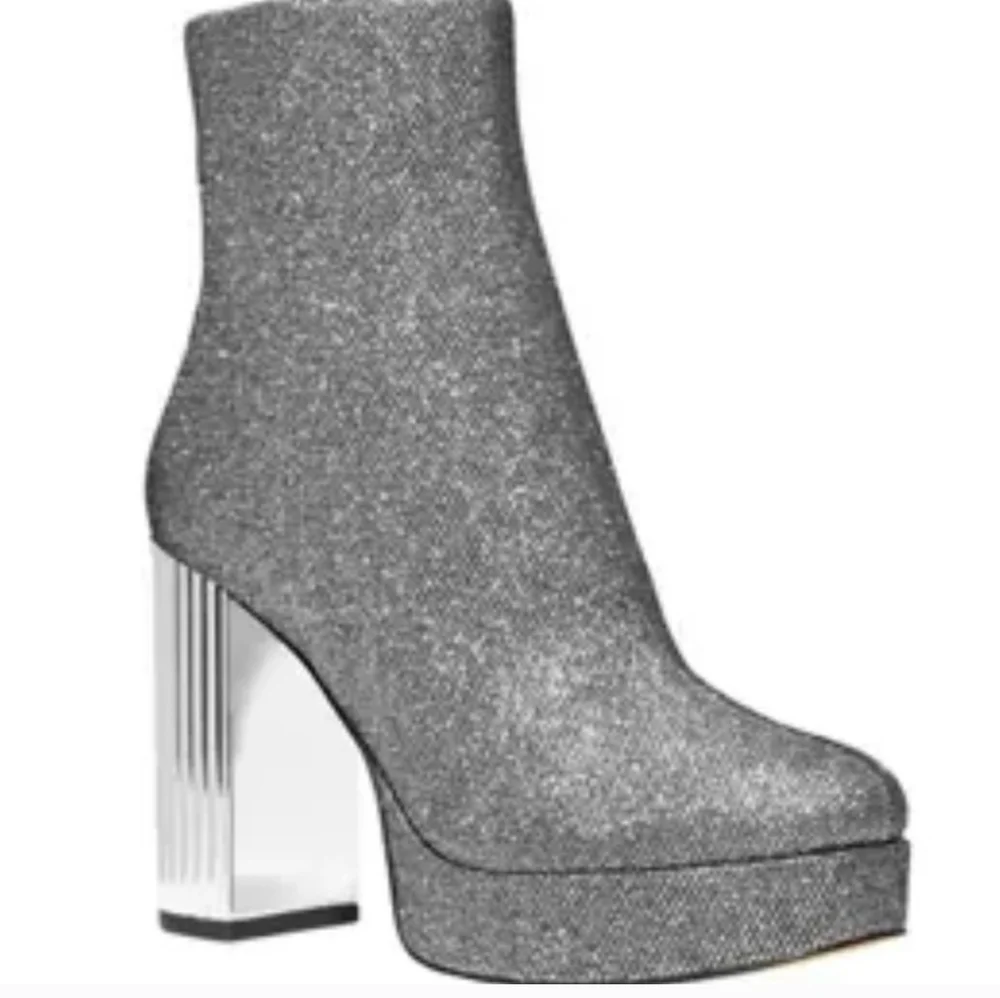 New MICHAEL Michael Kors Silver Platform Boots Sz 8.5